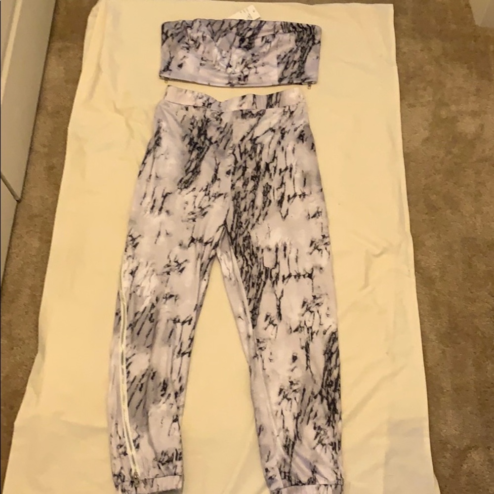 Black and white jogger set